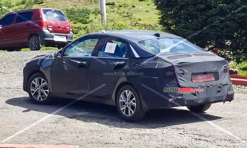 hyundai-verna facelift testing underway check details