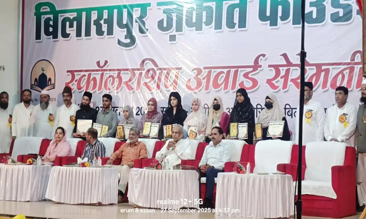 जकात फाउंडेशन ने दी छात्रवृत्ति