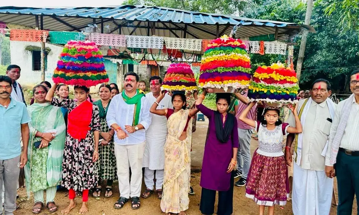 मां बथुकम्मा उत्सव की धूम