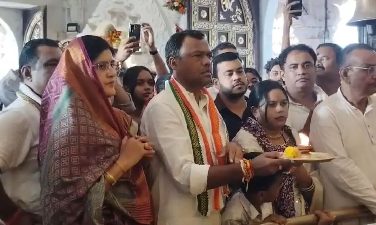 डोंगरगढ़ पहुंचे दीपक बैज : मां बम्लेश्वरी का दर्शन कर बोले- सरकार में है कन्फ्यूजन, नेतागण दे रहे हैं अलग-अलग बयान