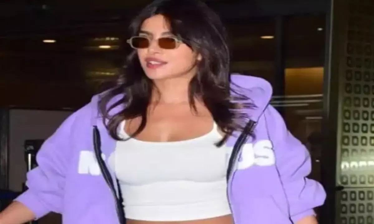 एक्ट्रेस प्रियंका चोपड़ा का कूल लुक