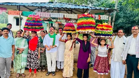 मां बथुकम्मा उत्सव की धूम