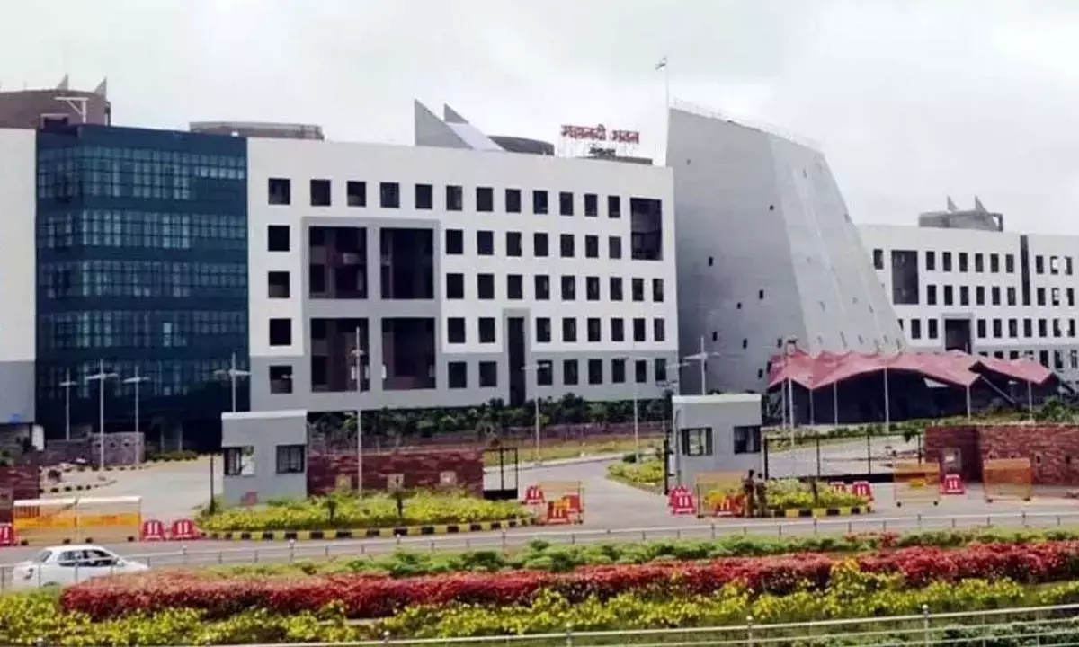 छत्तीसगढ़ में बड़ा प्रशासनिक फेरबदल : रेणु पिल्ले व्यापम की अध्यक्ष, सुब्रत साहू प्रशासनिक अकादमी भेजे गए