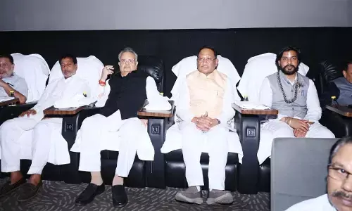 बलिदानी राजा गुरु बालकदास फिल्म छत्तीसगढ़ में टैक्स फ्री :  फिल्म देखने पहुंचे सीएम साय और विस अध्यक्ष डॉ. रमन