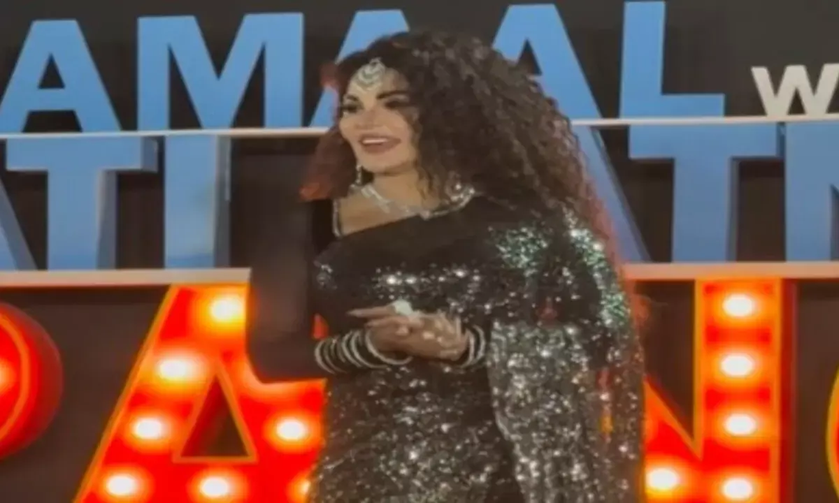 राखी सावंत का ग्लैमरस लुक