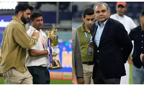 mohsin naqvi asia cup trophy theft