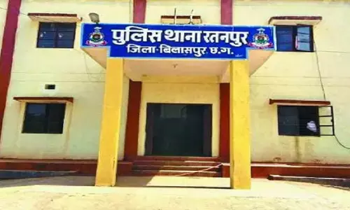 पति- पत्नी की संदिग्ध मौत : फंदे पर पति की और खेत की मेड़ पर पड़ी थी पत्नी की लाश, जांच में जुटी पुलिस