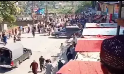 pok-pradarshak-bulldozer-yogi-model-2025-pak-sena-flees pok-pradarshak-bulldozer-yogi-model-2025-pak-sena-flees