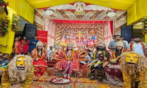 दुर्गा भक्ति की धूम : श्री नवयुवक मंडल का 39 वां वार्षिक महोत्सव, भजन प्रवाहकों ने पूरी रात बहाई भक्ति रस की अमृत गंगा दुर्गा भक्ति की धूम : श्री नवयुवक मंडल का 39 वां वार्षिक महोत्सव, भजन प्रवाहकों ने पूरी रात बहाई भक्ति रस की अमृत गंगा