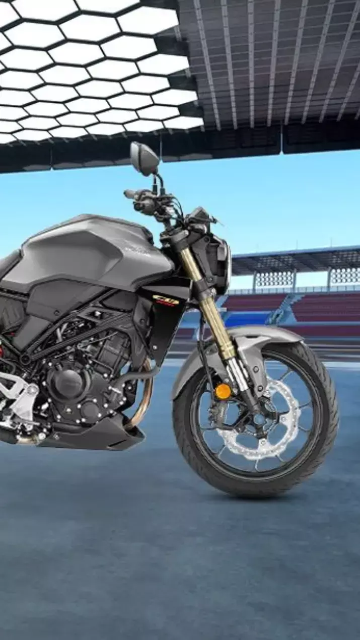 Honda CB300R की कीमत में 21,000 रूपये  की कटौती – अब KTM, Triumph और TVS के लिए बनी बड़ी चुनौती