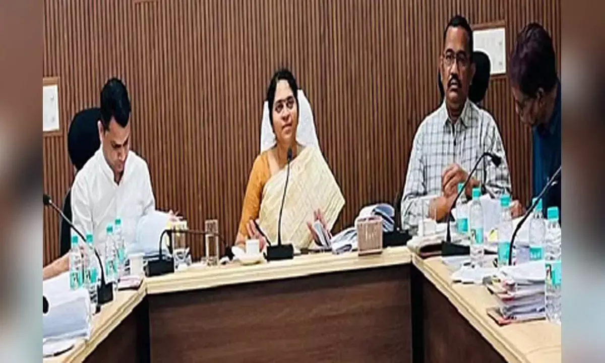 आबकारी सचिव ने दिखाई सख्ती : बार में 21 साल से कम के युवाओं को दिया प्रवेश तो होगी कार्रवाई