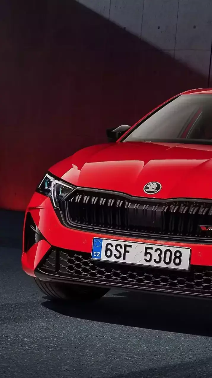 फिर से आ रही है Skoda की धाकड़ Octavia RS, इस दिन से शुरू होगी प्री-बुकिंग