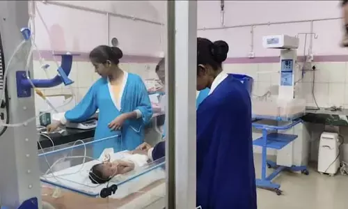 दुर्लभ मरमेड बेबी