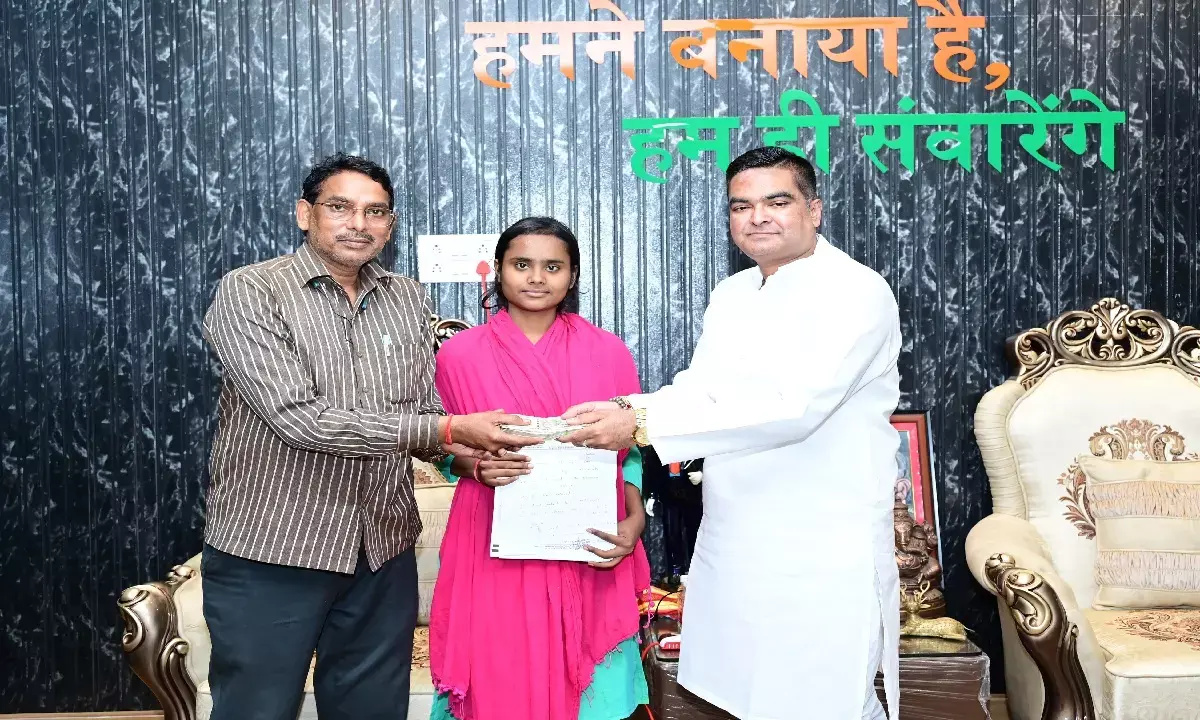 विधायक रिकेश सेन की मानवीय पहल : विधायक की मदद से बच्ची खुशबू की उड़ान को मिलेंगे पंख, यूएसए से आएगा लैंस