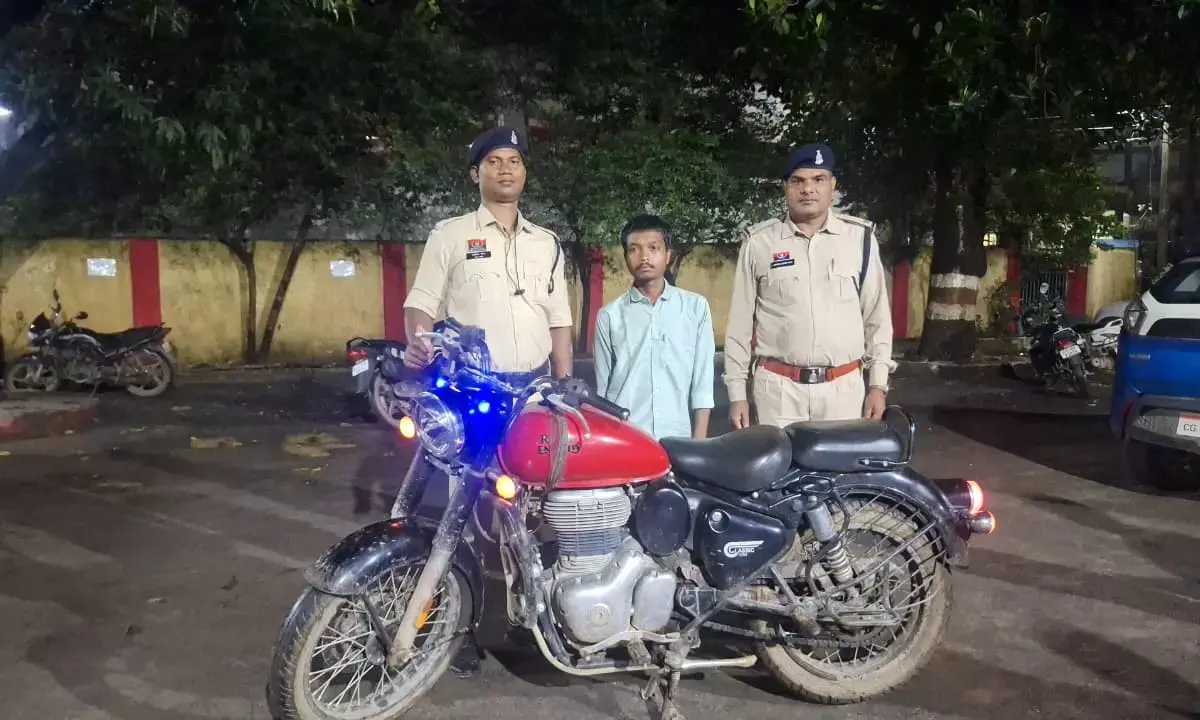 बुलेट चोर गिरफ्तार बुलेट चोर गिरफ्तार