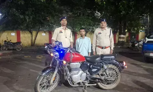 बुलेट चोर गिरफ्तार