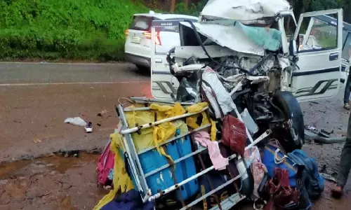 बोलेरो और ट्रक की जोरदार भिड़ंत : हादसे में पांच लोगों की मौत, चार लोग गंभीर रूप से घायल