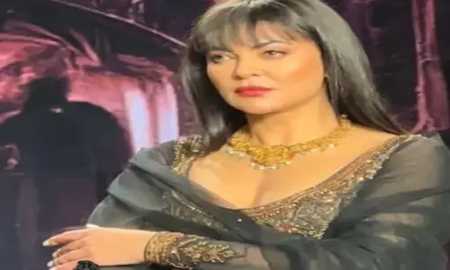 एक्ट्रेस सुष्मिता सेन का रैंप वॉक लुक