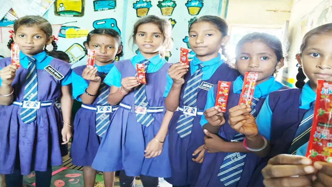 सरकारी स्कूल में अनूठी पहल : भेंडरवानी में नियमित स्कूल आने वाले बच्चे किए गए सम्मानित सरकारी स्कूल में अनूठी पहल : भेंडरवानी में नियमित स्कूल आने वाले बच्चे किए गए सम्मानित