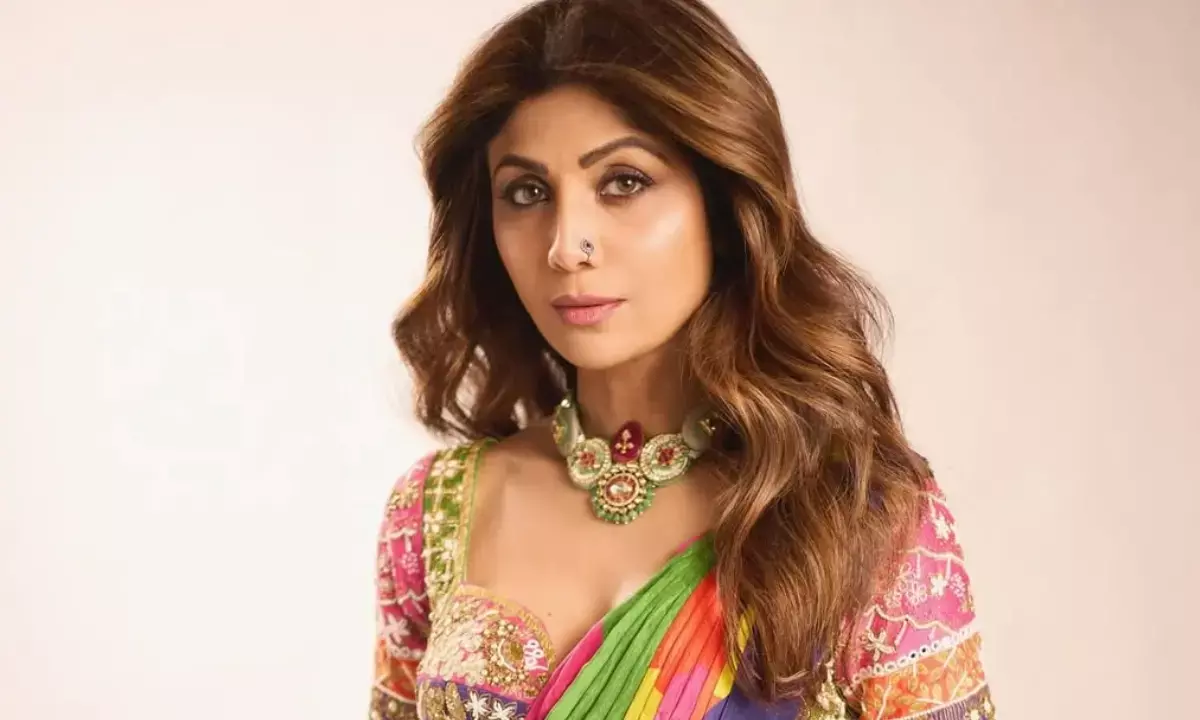 60 करोड़ की ठगी मामले में शिल्पा शेट्टी से मुंबई EOW ने की साढ़े 4 घंटे पूछताछ 60 करोड़ की ठगी मामले में शिल्पा शेट्टी से मुंबई EOW ने की साढ़े 4 घंटे पूछताछ