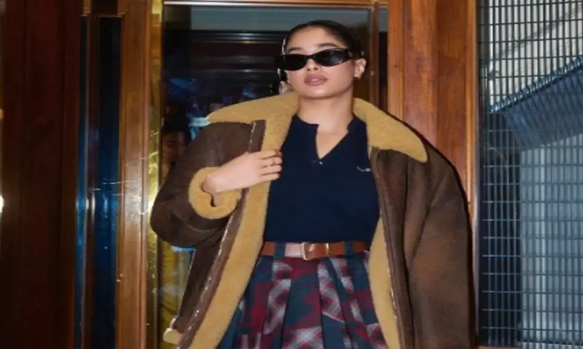 एक्ट्रेस जाह्नवी कपूर का मार्डन लुक