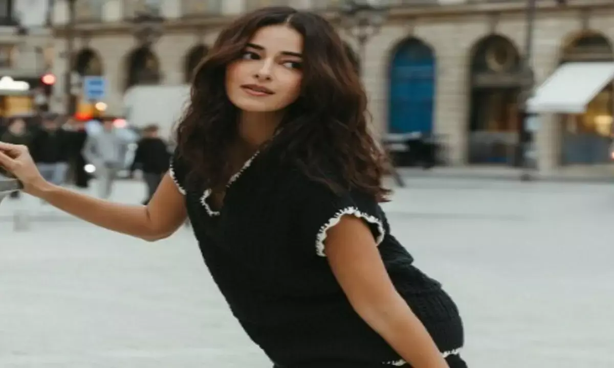 एक्ट्रेस अनन्या पांडे का ब्लैक ड्रेस लुक