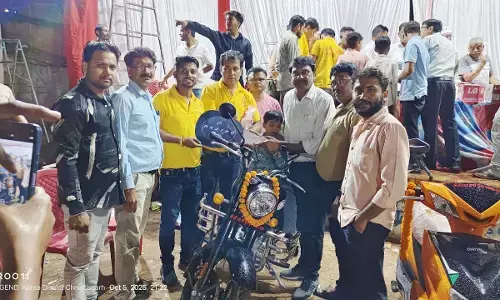 लकी ड्रॉ में निकली बुलेट, जीता पहला पुरस्कार