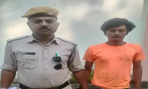 पीने के लिए कर डाली शराब दुकान में चोरी : पकड़े जाने पर बताया, कहां छुपी रखी है बाकी की बोतलें