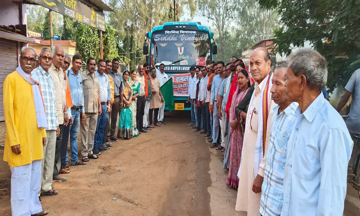 30 श्रद्धालु रामलला दर्शन के लिए अयोध्या धाम के लिए रवाना