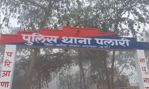 आबकारी विभाग की टीम हमला