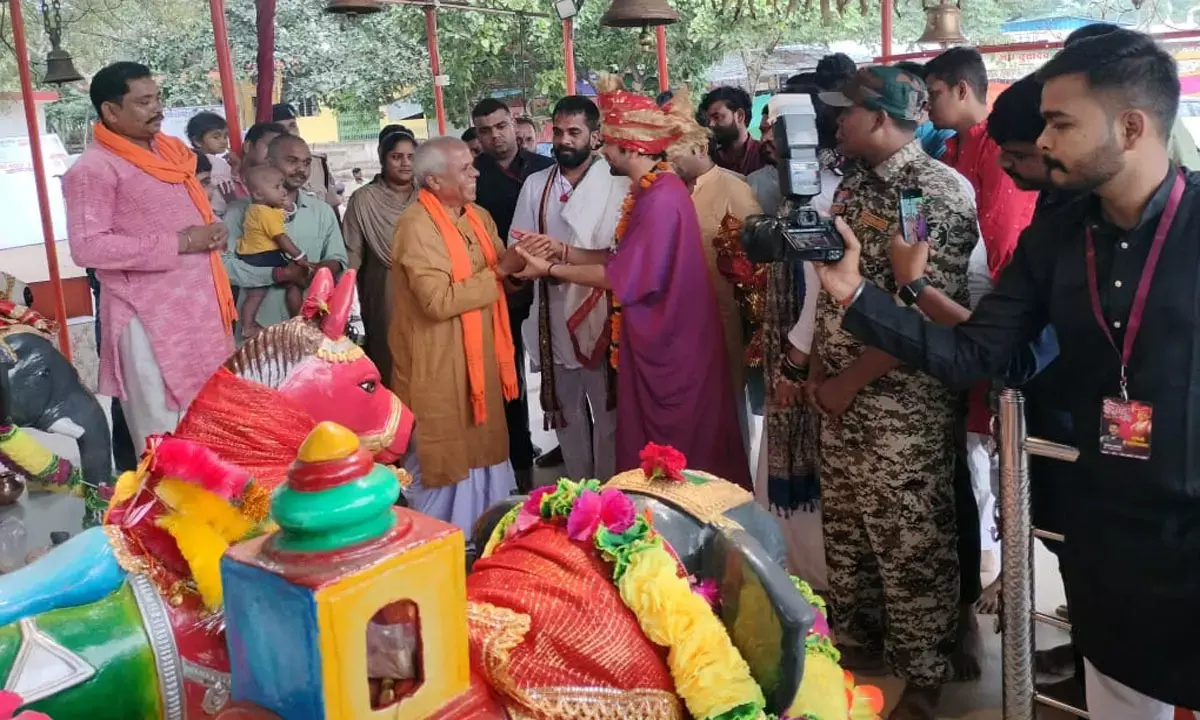 पंडित धीरेंद्र कृष्ण शास्त्री