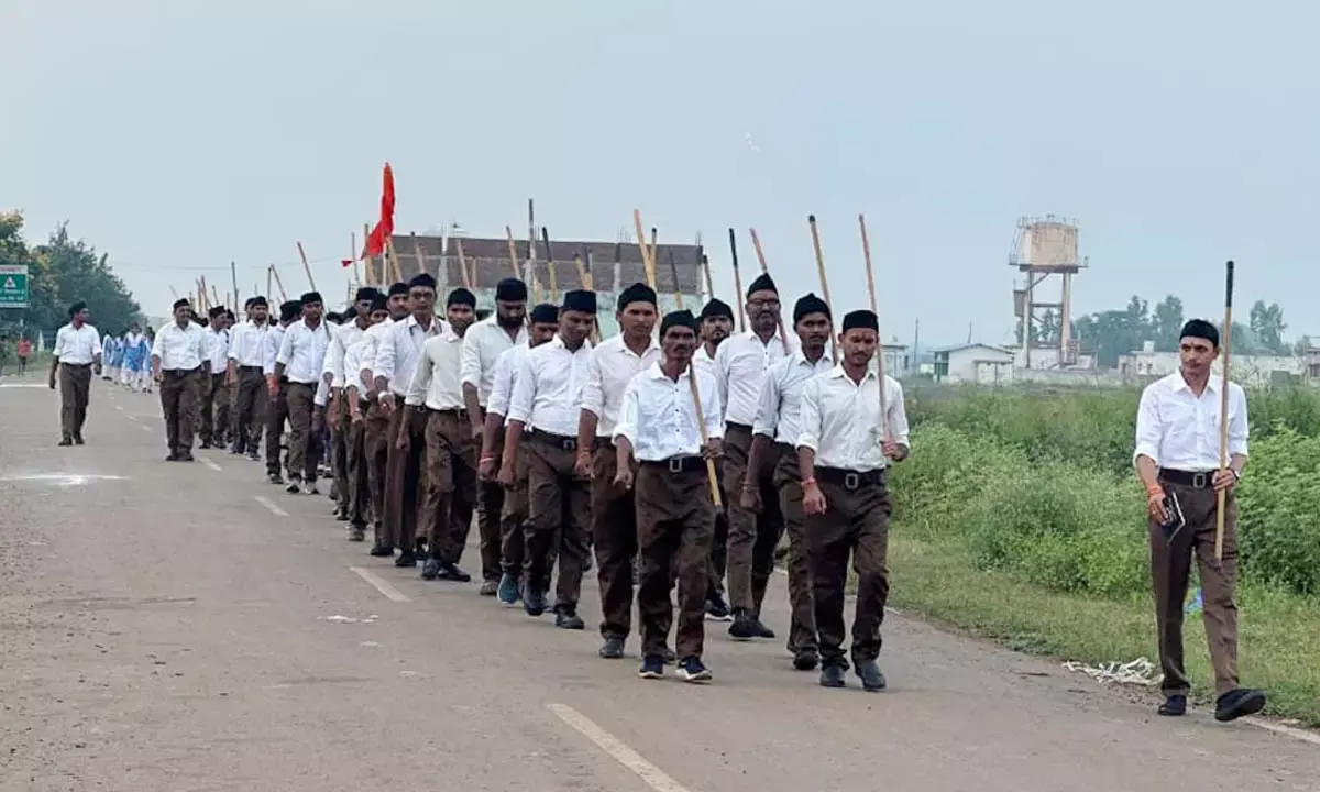 माठ में राष्ट्रभावना का प्रदर्शन