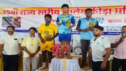 कुश्ती में गोल्ड मेडल जीतकर राष्ट्रीय स्पर्धा के लिए बनाई जगह कुश्ती में गोल्ड मेडल जीतकर राष्ट्रीय स्पर्धा के लिए बनाई जगह
