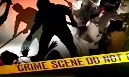 Delhi cable owner beating up.