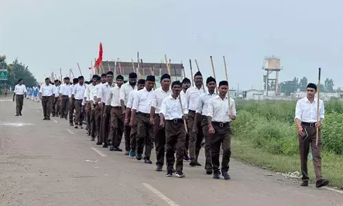 माठ में राष्ट्रभावना का प्रदर्शन माठ में राष्ट्रभावना का प्रदर्शन