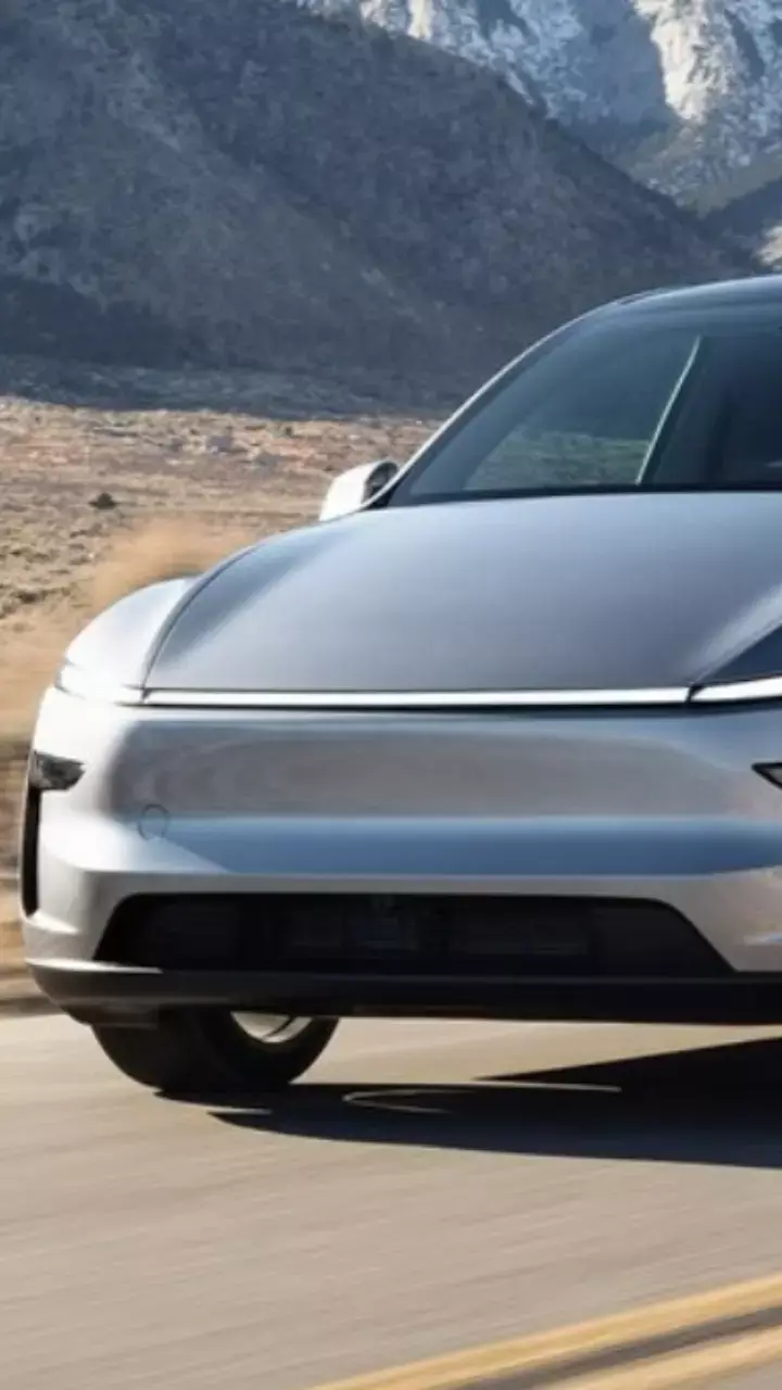 भारत में शुरू हुई टेस्ला की Model Y की डिलीवरी, देखें डिटेल्स