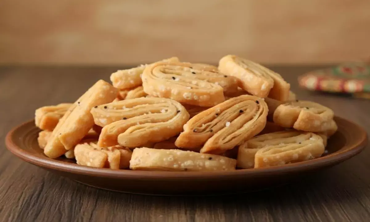 how to make Lachha Namakpara