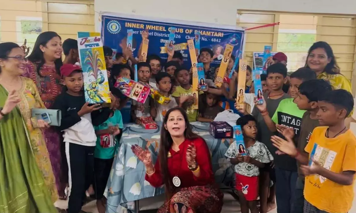 सेवा, संवेदना और मुस्कान का उत्सव सेवा, संवेदना और मुस्कान का उत्सव