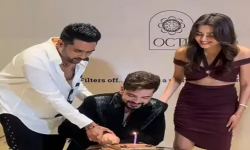 तेजस्वी प्रकाश और करण कुंद्रा बर्थडे सेलिब्रेशन तेजस्वी प्रकाश और करण कुंद्रा बर्थडे सेलिब्रेशन