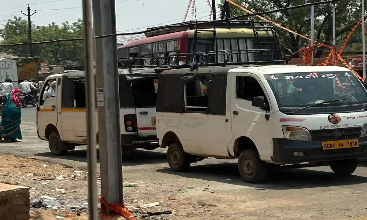 खरोरा में एक और सड़क हादसा : एक्सीडेंट में गई नवयुवक की जान, जांच में जुटी पुलिस