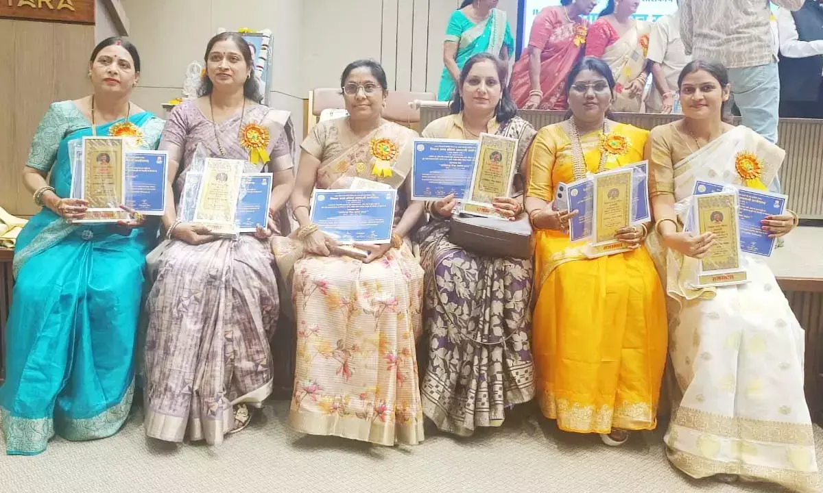 बेमेतरा जिला हुआ गौरवान्वित: कस्तूरबा विद्यालय की 5 शिक्षिकाओं को मिला छत्तीसगढ़ गौरव सम्मान