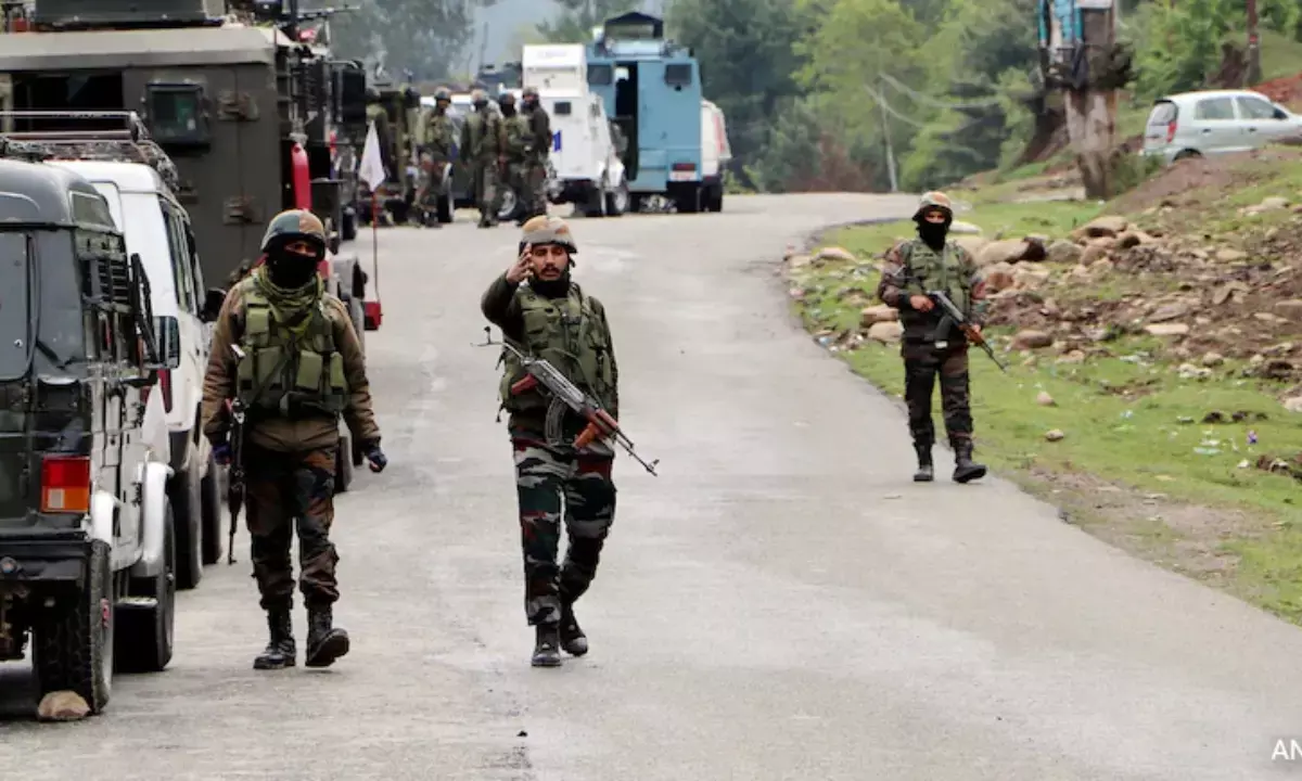 कुपवाड़ा में सुरक्षाबलों को मिली बड़ी सफलता, LOC पर 2 आतंकी ढेर, सर्च ऑपरेशन जारी कुपवाड़ा में सुरक्षाबलों को मिली बड़ी सफलता, LOC पर 2 आतंकी ढेर, सर्च ऑपरेशन जारी
