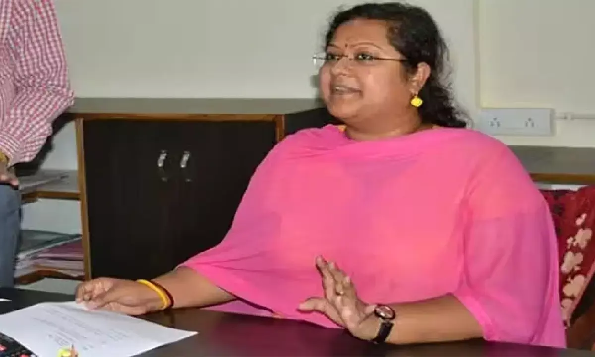 आय से अधिक संपत्ति का मामला : EOW ने सौम्या के खिलाफ 8 हजार पन्नों का चालान किया पेश, 50 करोड़ की अवैध संपत्ति का खुलासा