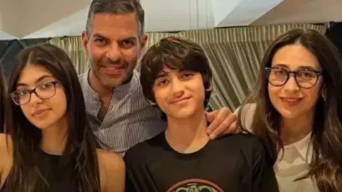 संजय कपूर की वसीयत में कई बड़ी गलतियां: करिश्मा के बच्चों के नाम-पता गलत लिखे, सौतेली मां पर लगाए गंभीर आरोप संजय कपूर की वसीयत में कई बड़ी गलतियां: करिश्मा के बच्चों के नाम-पता गलत लिखे, सौतेली मां पर लगाए गंभीर आरोप