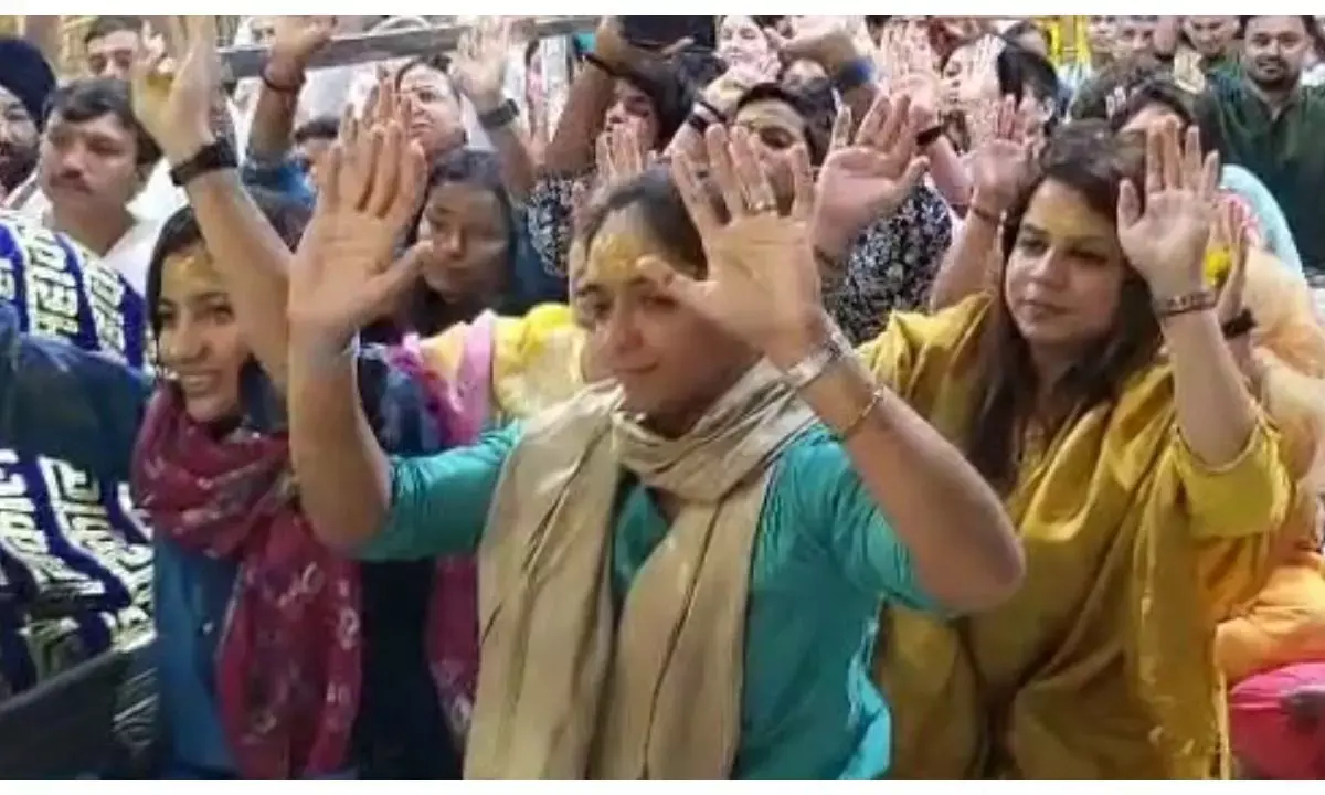 Indian women cricket team visits ujjain temple