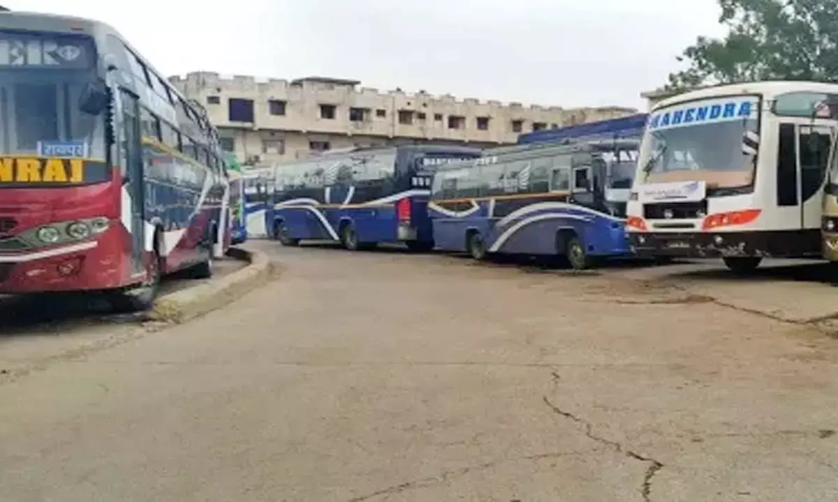 छत्तीसगढ़ में यात्री बसों पर लगाम कसने की मांग
