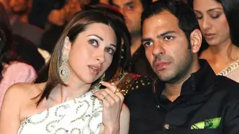 दिवंगत उद्योगपति संजय कपूर की बर्थ एनिवर्सरी पर करिश्मा ने शेयर किया पोस्ट दिवंगत उद्योगपति संजय कपूर की बर्थ एनिवर्सरी पर करिश्मा ने शेयर किया पोस्ट