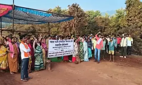 लाल पानी प्रभावितों ने किया चक्का जाम