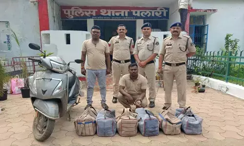 290 पौवा देशी शराब किया जब्त, एक नाबालिग समेत दो गिरफ्तार