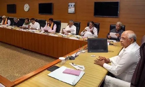 Major political reshuffle in Gujarat, all ministers except the Chief Minister resigned.